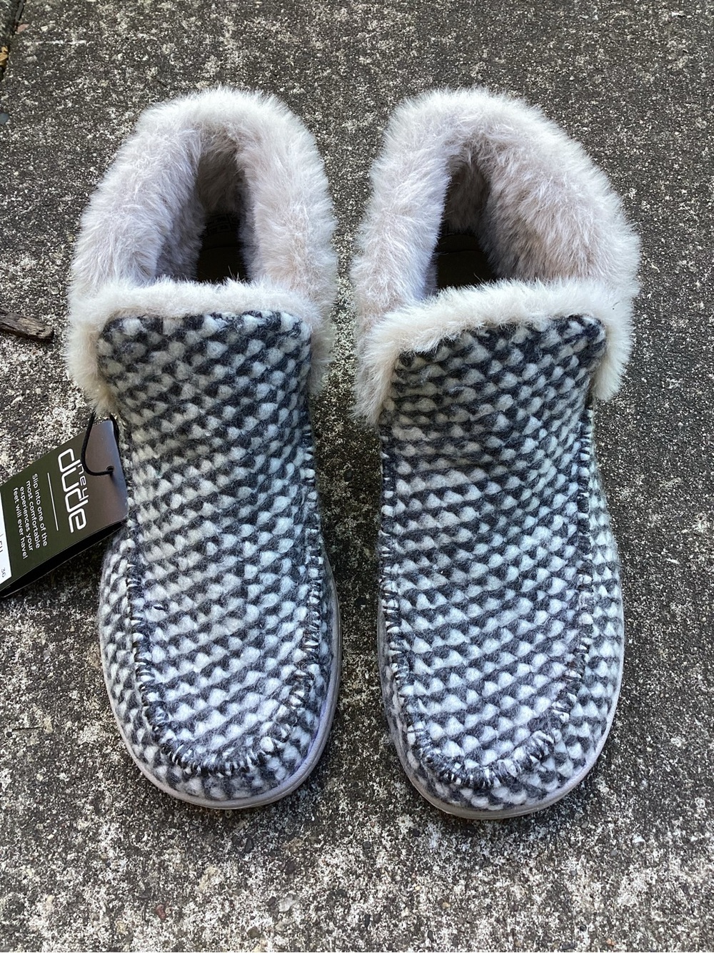 Hey Dude Denny Stone Grey Faux Fur Lined Slip-On Shoes Women’s US 5 NWT Cozy - Picture 2 of 11